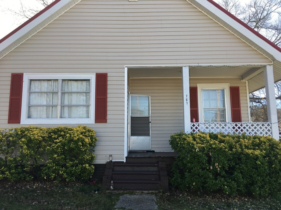 Building Photo - 701 Askew Ave