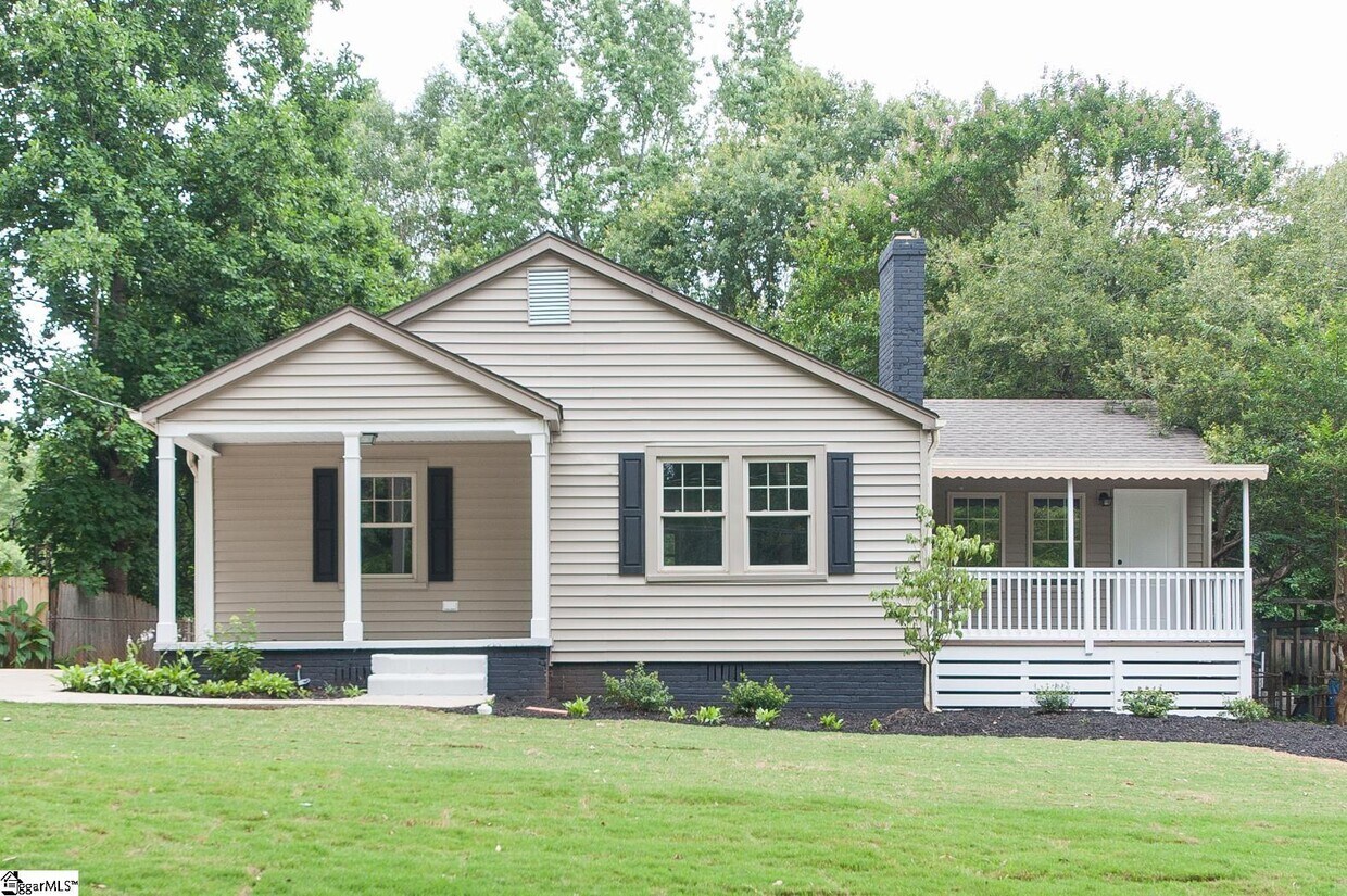 Primary Photo - 23 Circle Dr