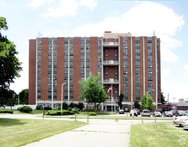View from the northeast - Bragg Towers