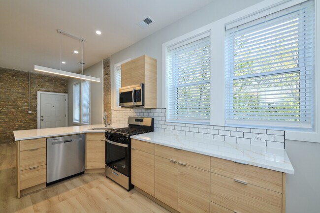 Building Photo - 2876 W 21st Pl
