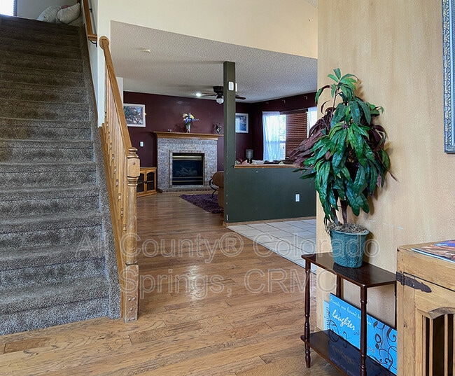 Building Photo - 1378 Grass Valley Dr