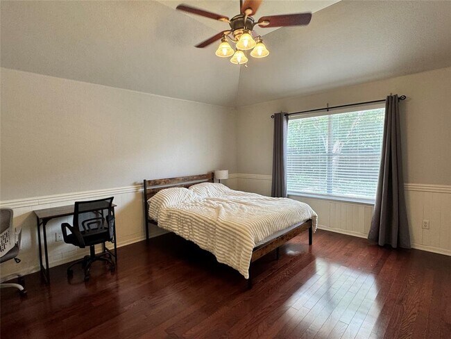 Foto del edificio - 657 Columbine Ave