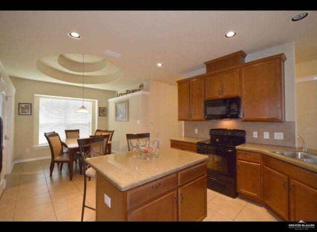 Building Photo - 3902 Santa Veronica St