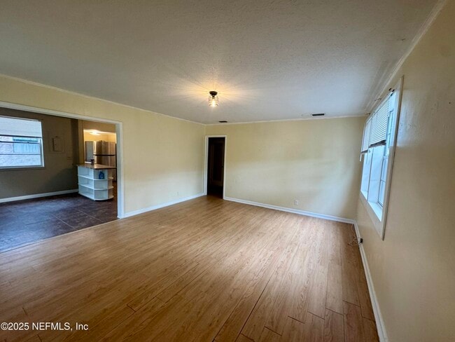 Foto del edificio - 2649 Lake Shore Blvd