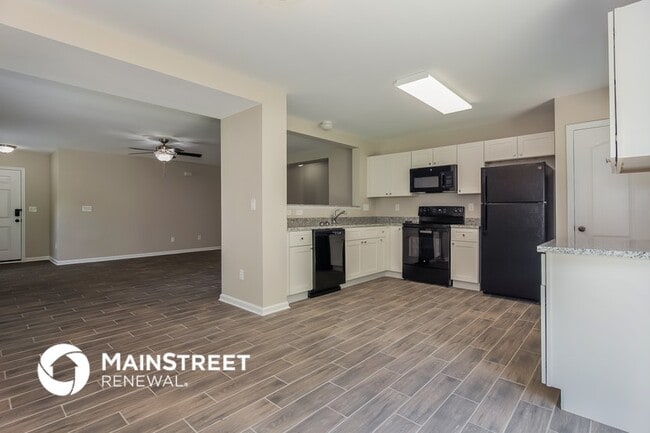 Building Photo - 4384 Stone Mountain Dr