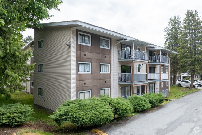 Building Photo - Mainstreet Estates