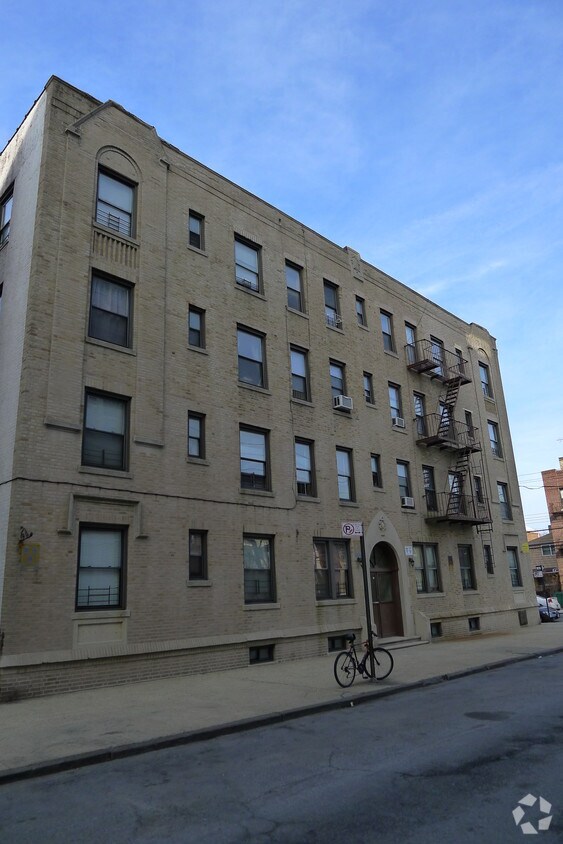 Building Photo - 1865 Bogart Ave
