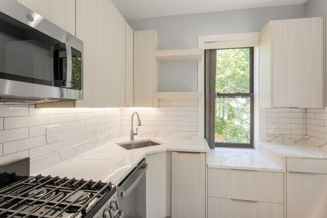 Foto del edificio - 1320 W Birchwood Ave