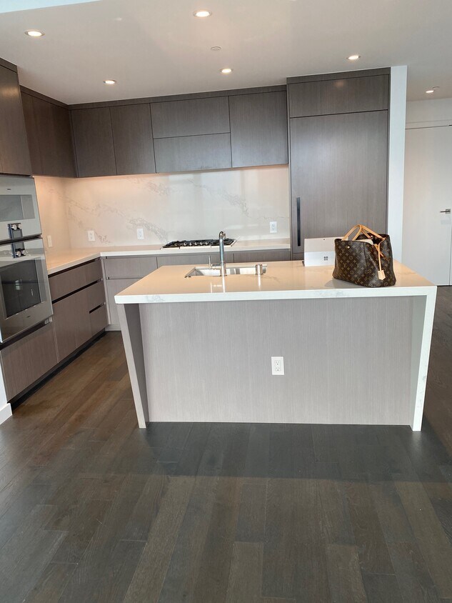 Foto principal - 188 Bellevue Way NE