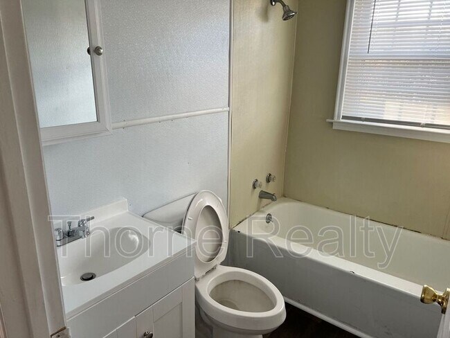 Foto del edificio - 206 Speight Ave