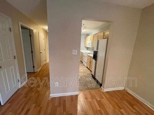Building Photo - 301 Merlot Place