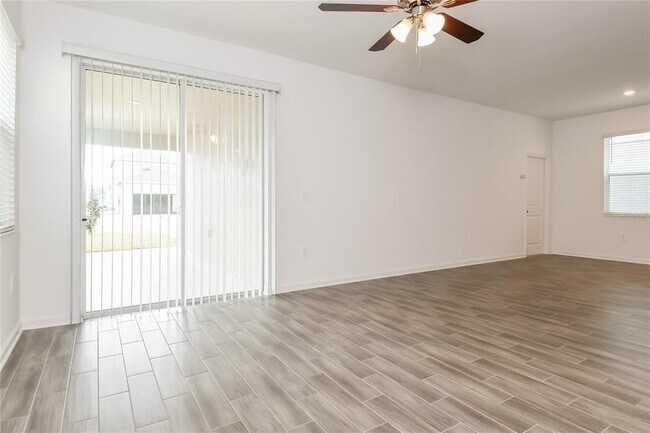 Foto del edificio - 6340 Whip O Will Ln