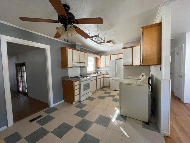 Building Photo - 2811 Coronada Parkway ~ Holiday Park