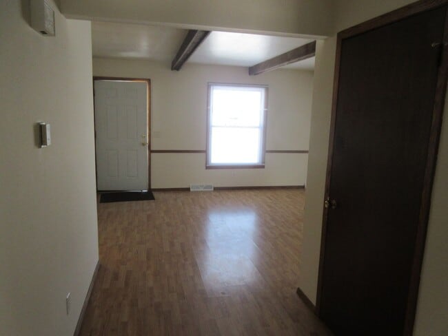 Building Photo - 410