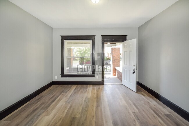 Foto del edificio - 119 N Euclid Ave