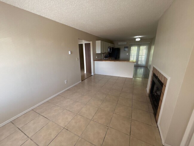 Foto del edificio - 2906 Straus Ln