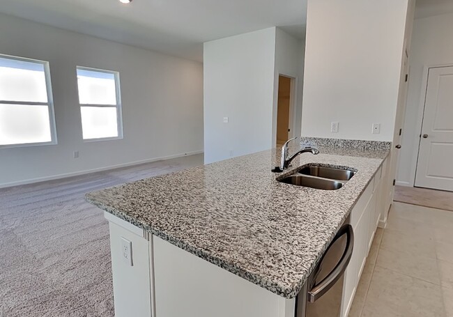 Building Photo - 463 Hennepin Lp