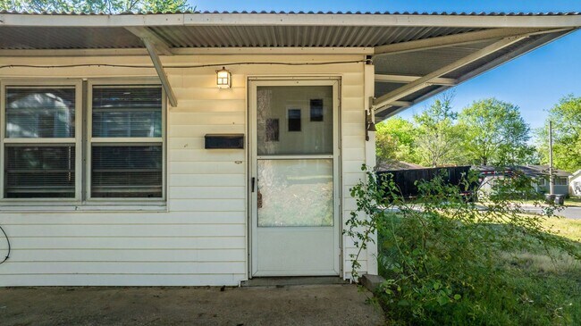 Foto del edificio - 715 Oakwood