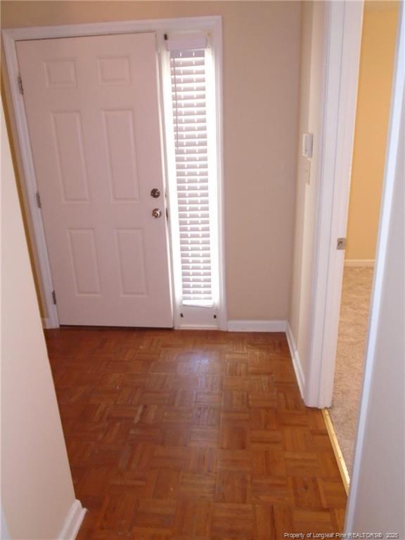 Foto del edificio - 241 Waterdown Dr