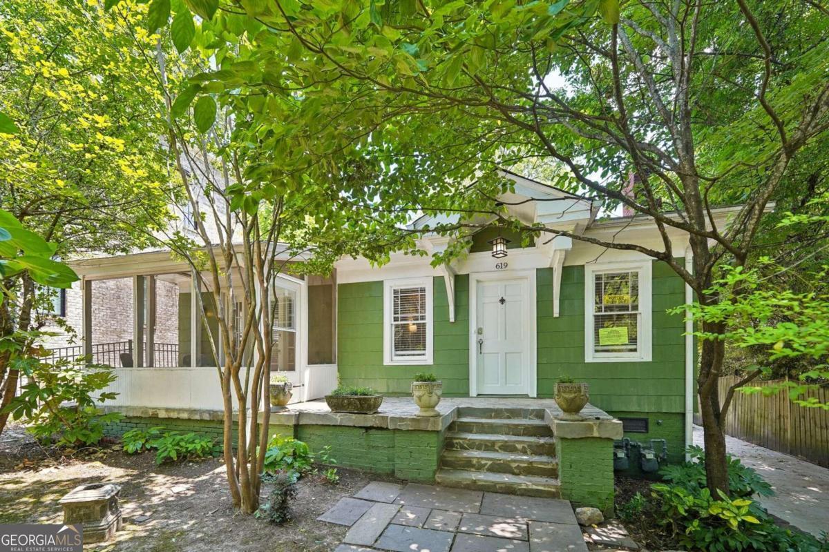 Primary Photo - 619 College Ave NE