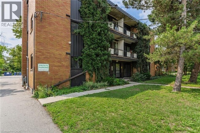 Building Photo - 157 Ahrens St W