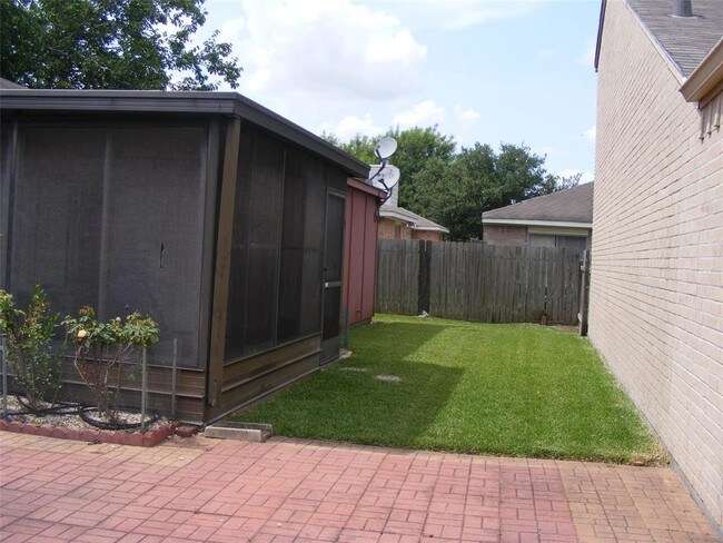 Building Photo - 8506 Sandy Glen Ln