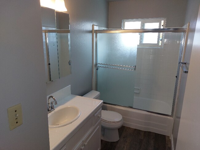 Building Photo - 1100 Ranchero Way