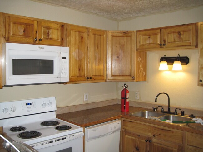 Building Photo - 2806 La Habra St