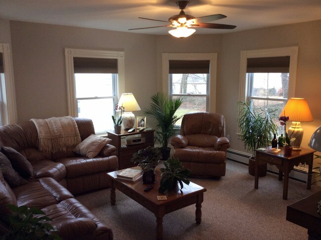 Building Photo - 13 Grant St