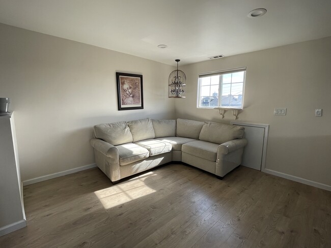 Living room now: Couch is included - 846 32nd St