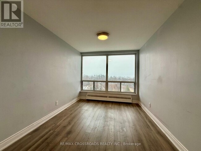 Building Photo - 363 Lakeshore Rd E