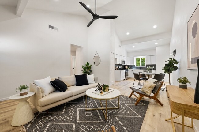 Foto del edificio - 8237 Cabin Springs Ave