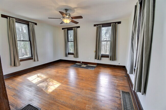 Building Photo - 29 McGrath St