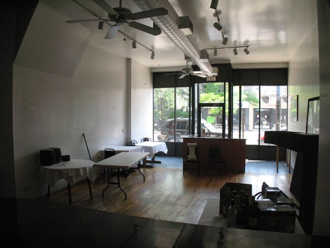 Otro - 2748 N. Lincoln