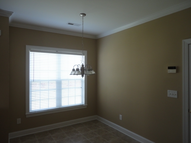 Building Photo - 2556 Knob Hill Drive