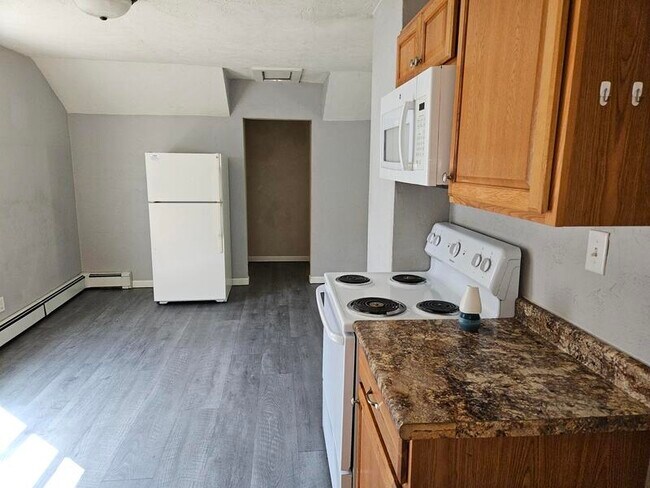 Foto del edificio - 118 W 12th Ave