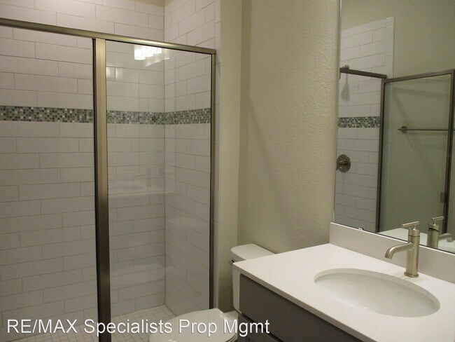 Building Photo - 4 br, 4 bath House - 10683 Town View Dr