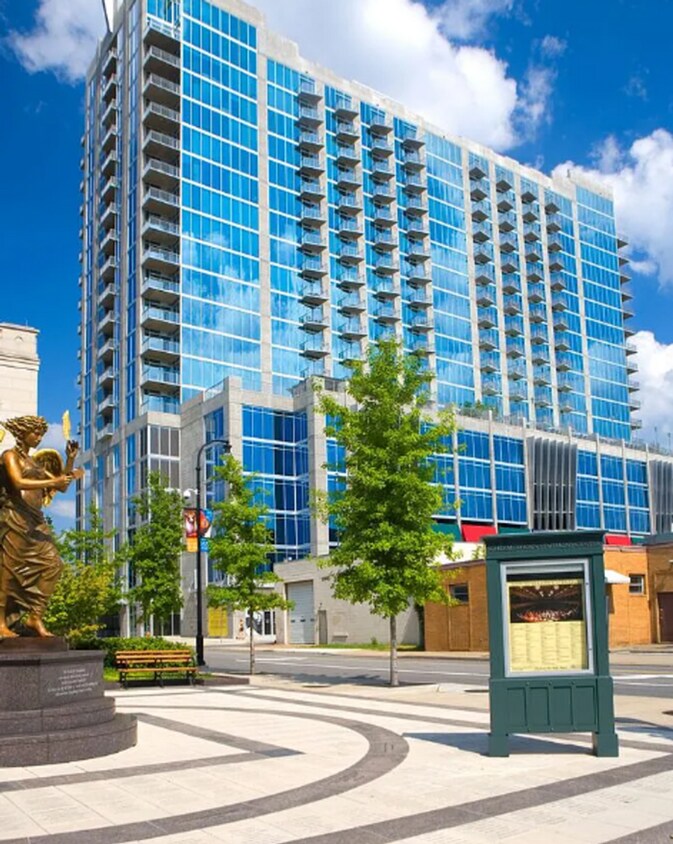 Primary Photo - Cozy 1-Bedroom, 1-Bathroom Condo in Prime ...