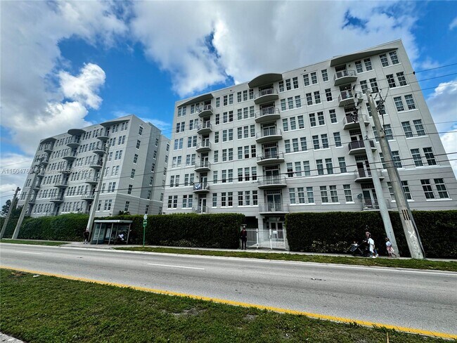 Foto del edificio - 1789 NE Miami Gardens Dr