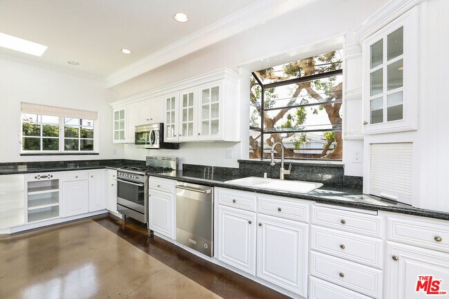 Foto del edificio - 252 Hampton Dr