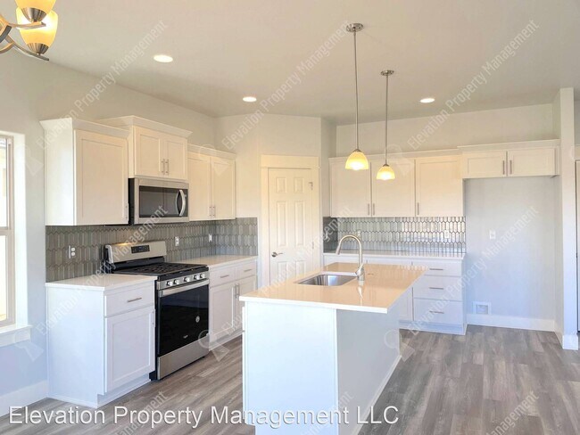 Foto del edificio - 3 br, 2.5 bath House - 20588 Rolen Avenue