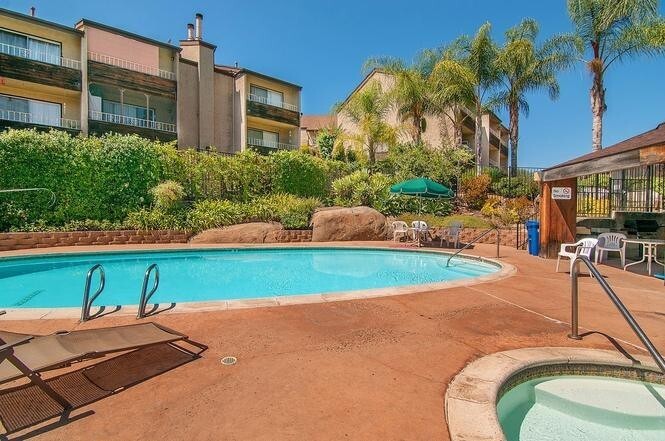 Primary Photo - 1561 Stone Edge Cir