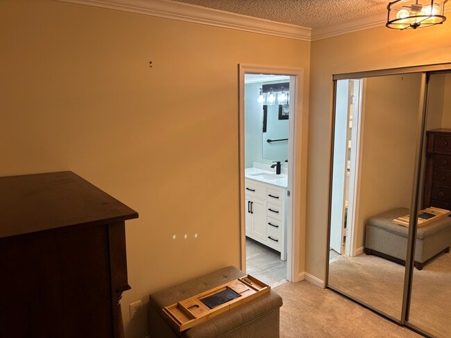 Foto del edificio - 807 N Howard St