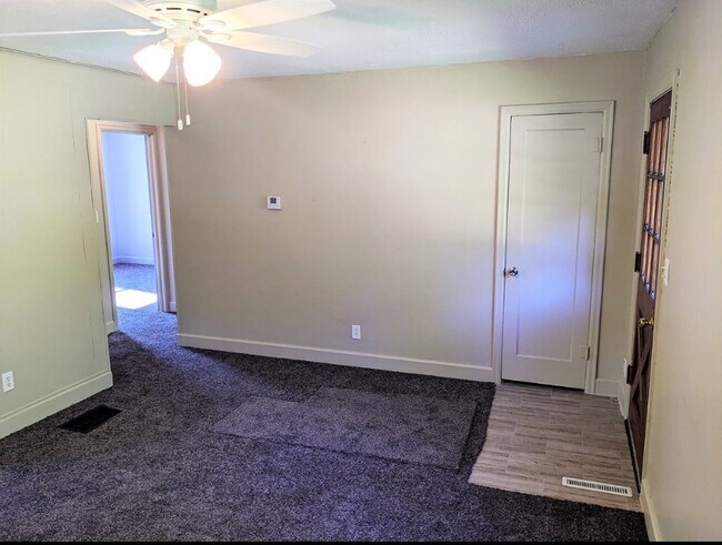 living room - 930 N 12th St