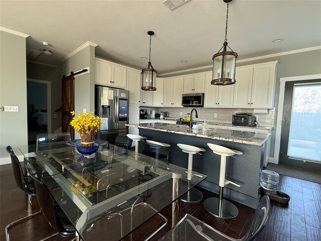 Building Photo - 410 Summit Ridge Dr N