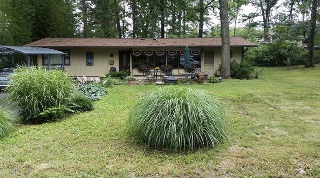 Building Photo - 605 Austin Ln