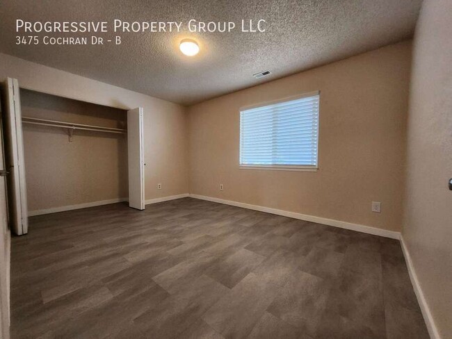 Building Photo - Affordable 2-Bedroom Apartment -Great Loca...