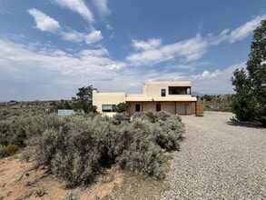 Building Photo - 70 Camino de los Arroyos