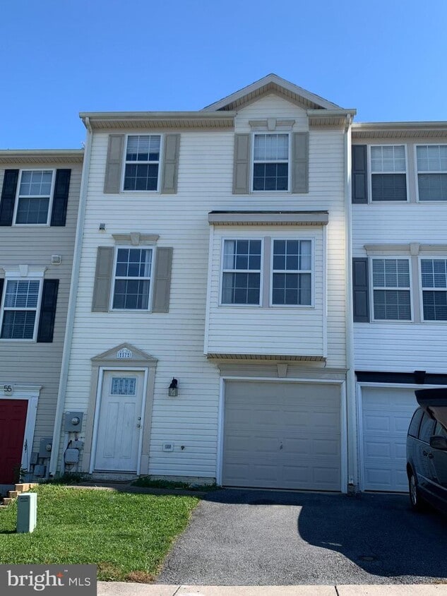 57 Thornberry Dr, Martinsburg, WV 25403 Townhome Rentals in