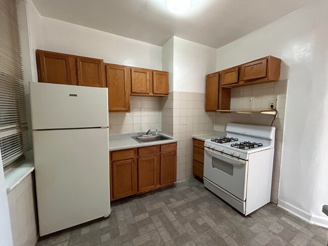 Foto del edificio - 4751 N Kenneth Ave